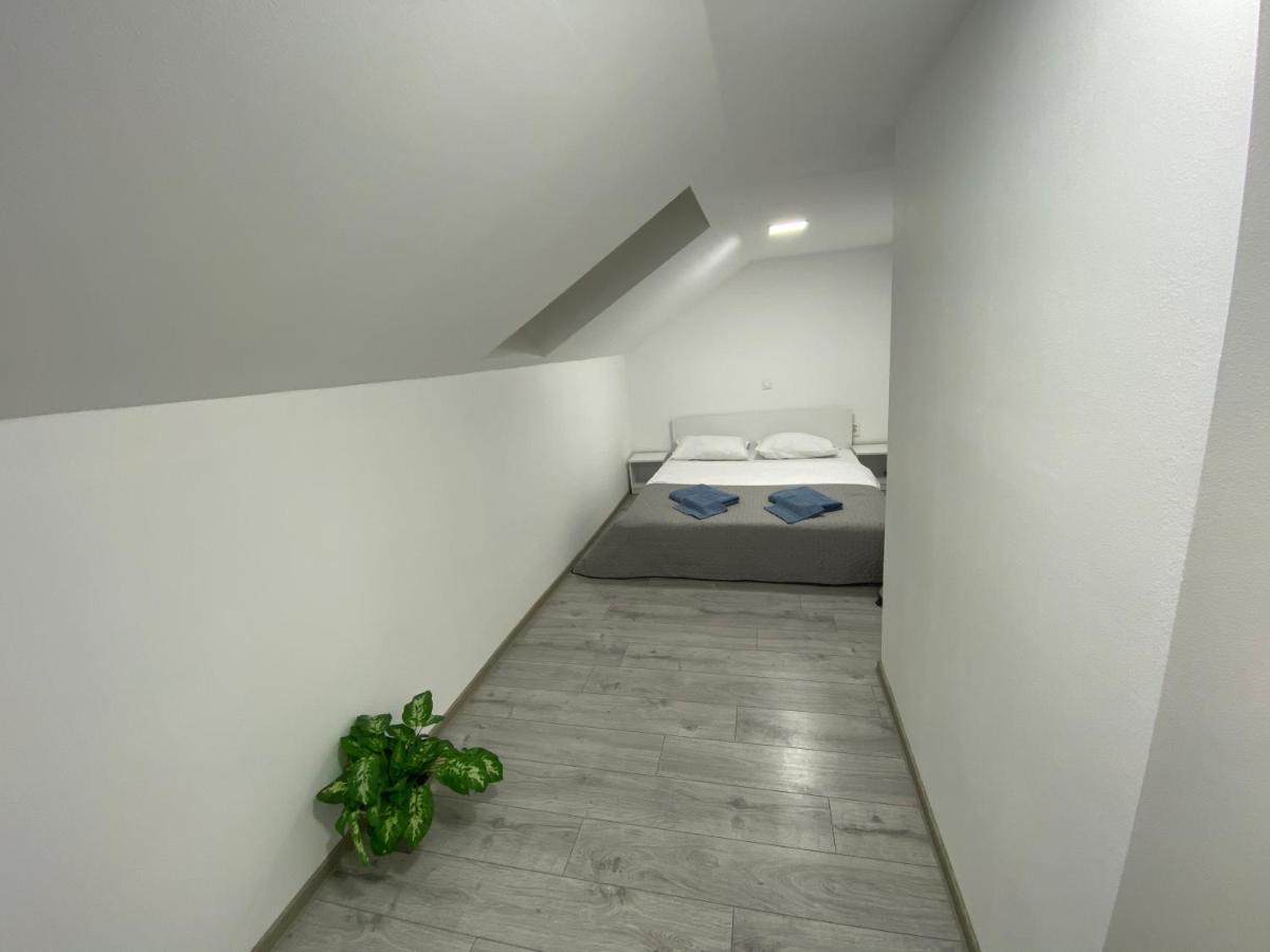 Apartament La Sika Orşova Eksteriør bilde