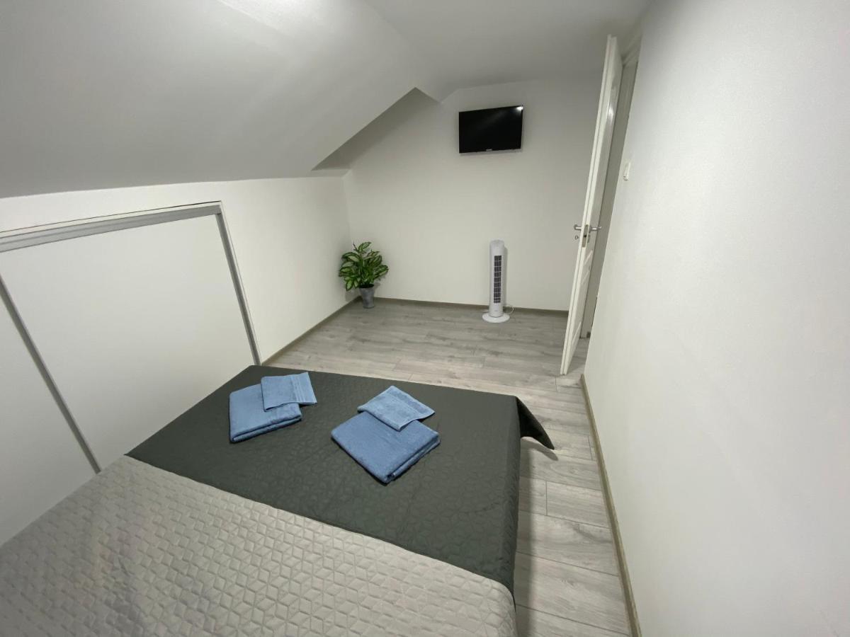 Apartament La Sika Orşova Eksteriør bilde
